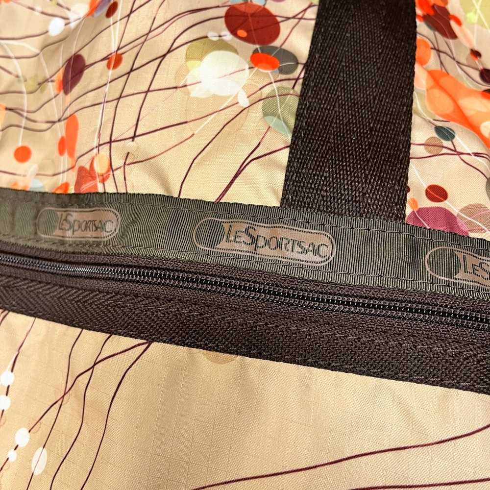 Le Sportsac duffel bag.